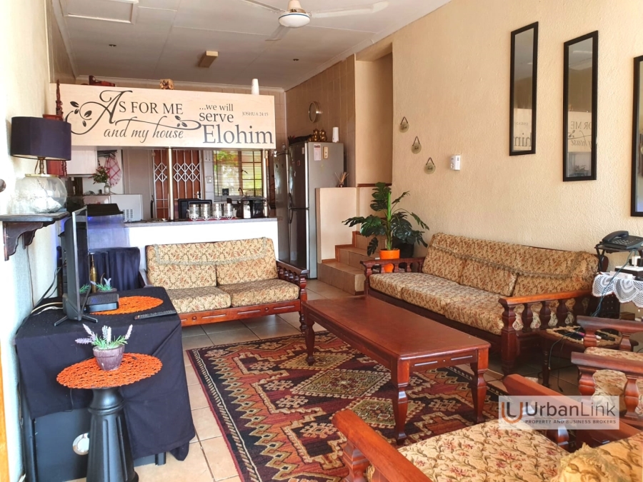 3 Bedroom Property for Sale in Safari Gardens North West